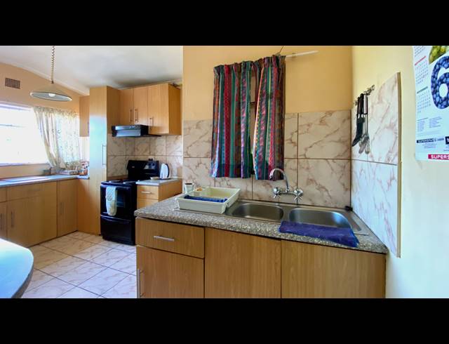 4 BEDROOM HOUSE FOR SALE IN LAAIPLEK